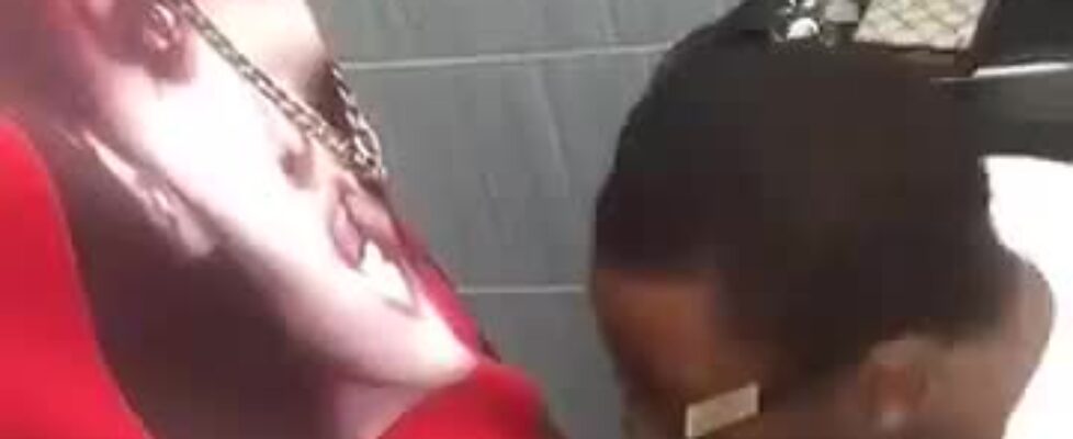 Dread dude getting his dick sucked in the toilet