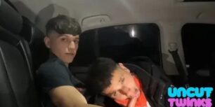 Uncut twinks fuck bareback 2 jay magnus and rey king