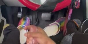 Horny monster cock black guy rubbing his cock in the car