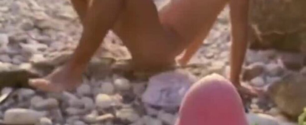Nothing better than a good handjob on the seashore