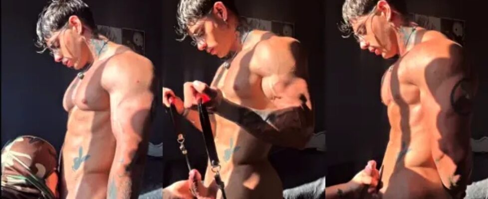 Slave workships me while i workout